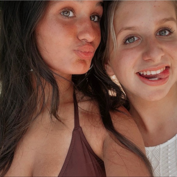 Meet your Posher, Cy - Picture 2 of 2